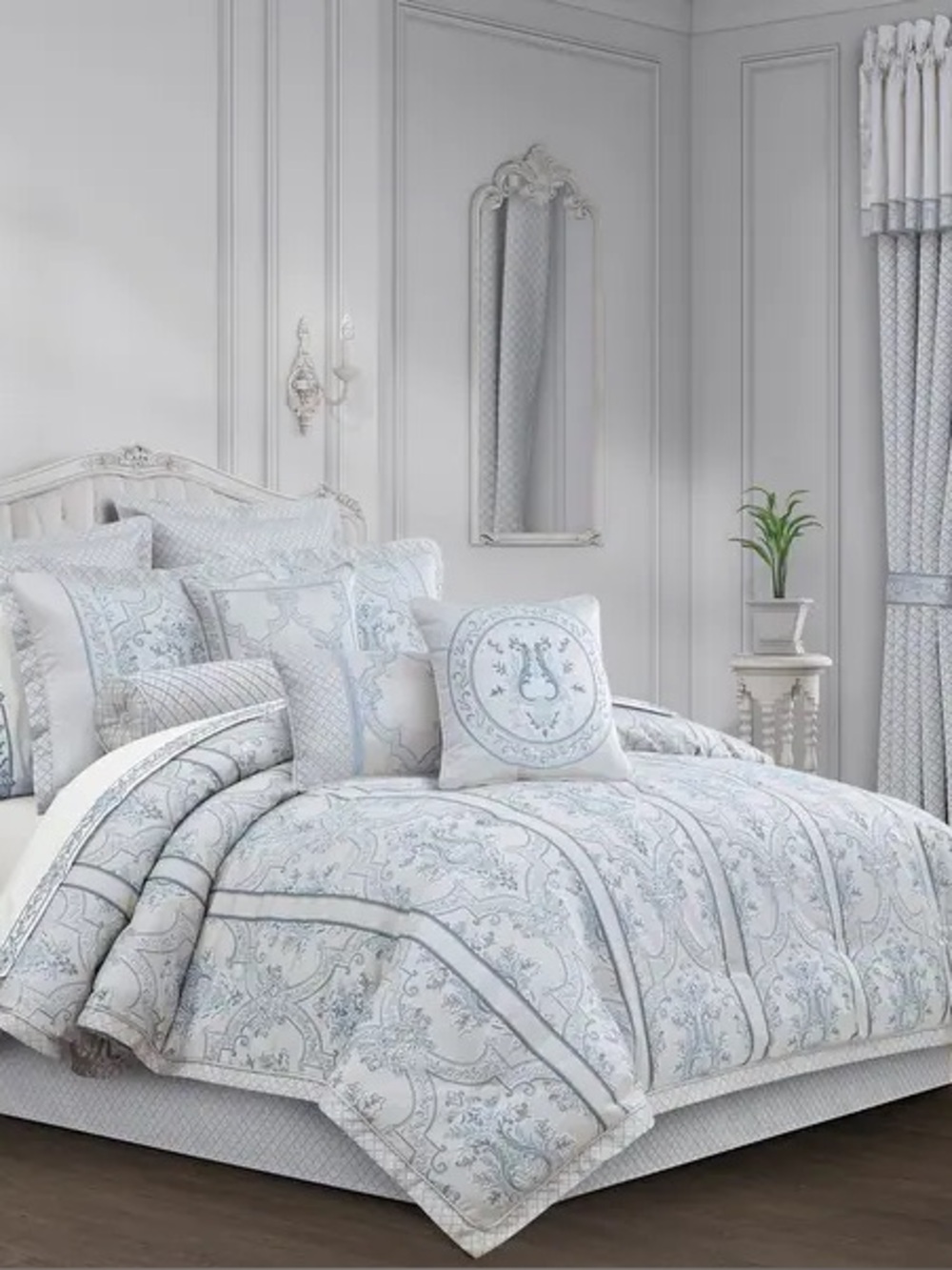J. Queen New York Boulevard Comforter Set  NEW SZ KING NWT